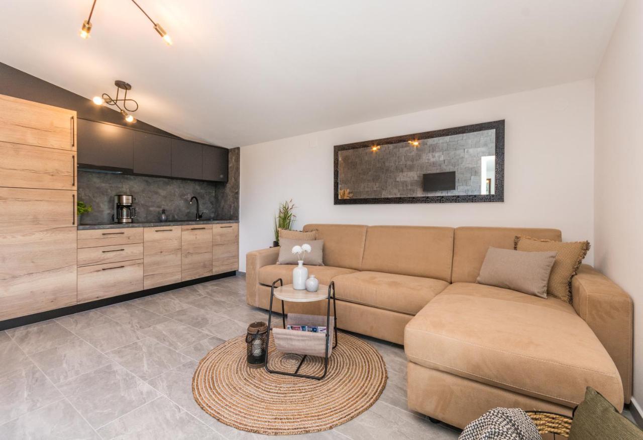 Marilu Luxury Apartments 德拉格 外观 照片